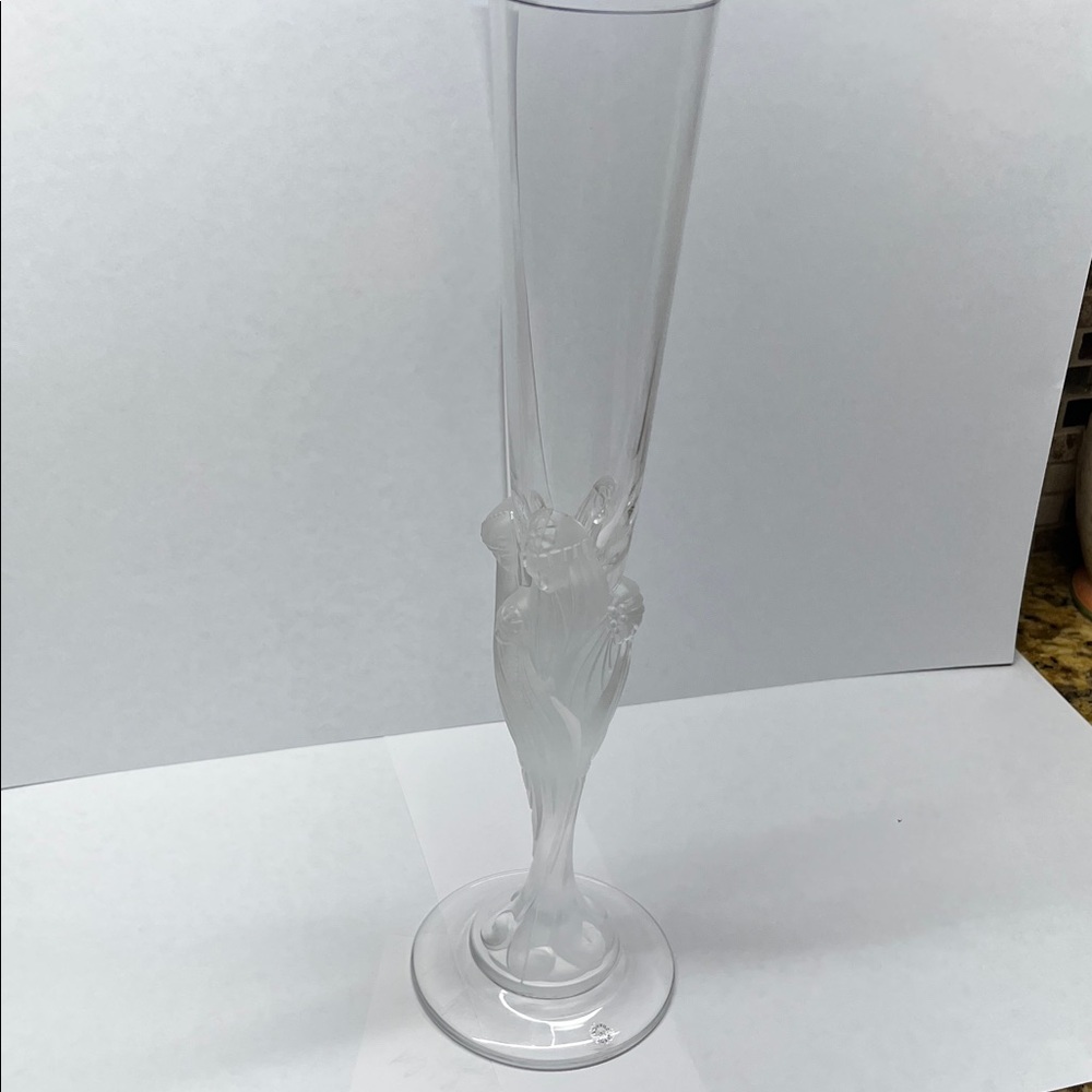 Erte’ signed -Frosted Glass Champagne Flute - Picture 2 of 3